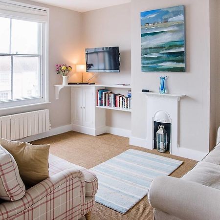 Serendipity, Aldeburgh - An Apartment On The High Street! Dış mekan fotoğraf